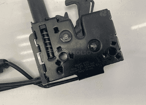 Zamek maski przód maski audi A1 82A 19- 8