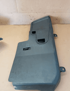 Osłona progu prawa Mercedes ML W163 A1636801890 1
