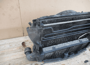 Pas przedni chłodnice mercedes W204 2.2 cdi A2045000193 2