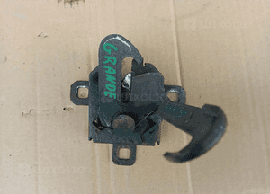 Fiat Grande Punto zamek maski 1