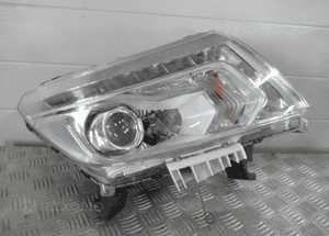 LAMPA PRZEDNIA PRZÓD PRAWA NISSAN NAVARA 4 IV FULL LED 2015-2020 2