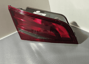 Audi A3 8V lampa tył tylna lewa w klape 8V4945093 6