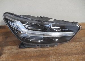 Lampa przednia przód prawa volvo XC40 full led 32293923 2017-2022 1