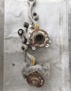 Zwrotnica lewa lewy przód wahacz Bmw E87 E90 6764443 1