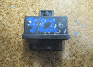 PRZEKAŹNIK POMPY PALIWA 1.6 HDI OMRON 240107 1