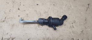 Pompka sprzęgła wysprzęglik Suzuki Swift IV 23810-63J01 1