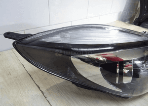 Hyundai IX20 lampa prawa przód przednia soczewka 4