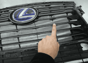 Lexus rx lift atrapa grill 7