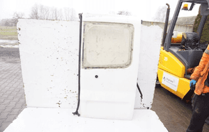 Drzwi skrzydełkowe prawy tył nissan primastar 1 i 1