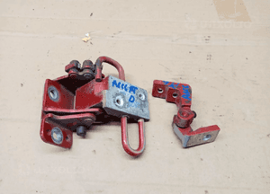Zawias zawiasy drzwi prawy tył para Audi A6 C6 8E0833412E 1