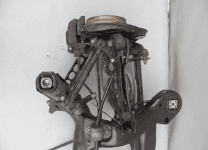 ZAWIESZENIE TYLNE PRAWE WAHACZE BMW X1 E84 2013