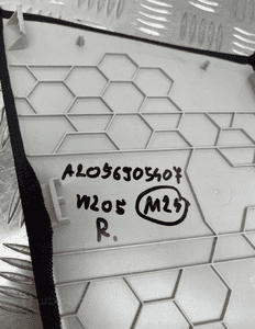 MERCEDES W205 OSŁONA SŁUPKA PRAWA A2056900930 7