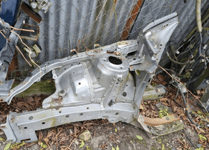 toyota avensis T27 podłużnica ćwiartka przód prawa