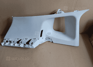 Osłona słupka lewa tył tylnego lewego peugeot 2008 i 1 9677215577 1