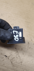 Przełącznik świateł awaryjnych DTC BMW E90 9132421 4