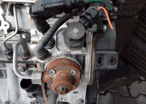 Citroen  C3 DS3 Peugeot 1.6 HDI pompa wtryskowa 0445010516 2
