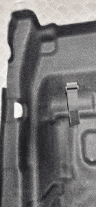 Mercedes W213 wkład bagażnika tapicerka wnęka A2136940000 9