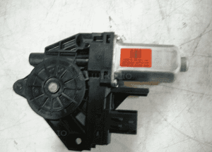 JEEP GRAND CHEROKEE WK2 SILNICZEK SZYBY LEWY PRZÓD 1