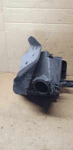 Obudowa filtra powietrza Audi A4 B5 06B133837A 1