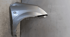 Błotnik prawy do toyota corolla verso ii 1E7 srebrny 1