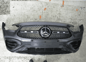 Mercedes W247 gla amg lift nowy komplet 6PDC kamerą zderzak przedni 1