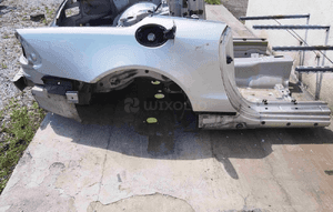 Błotnik prawy cwiartka mercedes sl R230 kolor 744 1