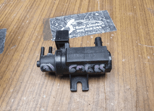 Zawór 7805391 7810831 Zaworek Czujnik Podcisnienia Diesel 2.0 3.0 D BMW E87 E90 E60 F10 X5 37