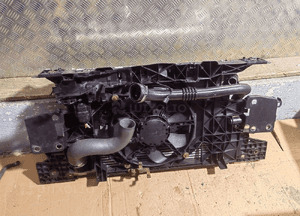 Pas przedni chłodnice renault megane iii 1.9 dci 6
