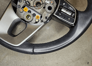 KIA XCEED lift 22R KIEROWNICA SKÓRZANA 2