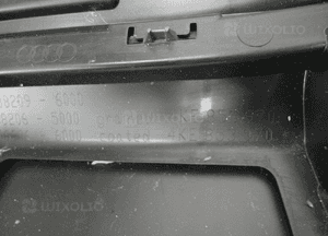 Listwa audi etron prawy tyl 4KE853970 audi e-tron listwa drzwi tylna prawa 3
