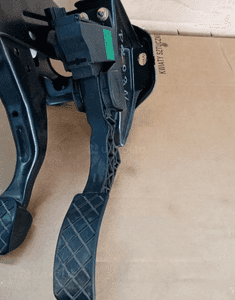 Pedały pedał hamulca gazu potencjometr VW Polo 9N 1.2 3