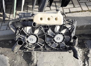 Chłodnica wody cieczy toyota avensis T25 2.0 2.2 d diesel wentylatory klimatyzacji 1