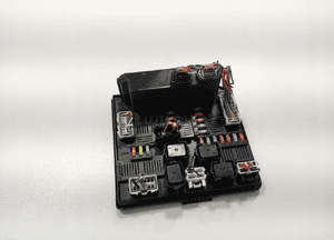 MODUŁ SKRZYNKA BEZPIECZNIKÓW BSI BCM RENAULT KOLEOS I 284B7JY00A 2008-2011 4