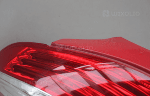Lampa lewa tylna Peugeot 208 2