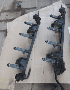 Mazda 323 323f bj 98-03  1.3 1.5 1.6 16V Wtryski Listwa wtryskowa 4