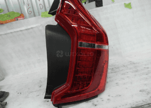 Volvo XC90 ii praktycznie nowa z 2024 europa idealna lampa tylna prawa 4