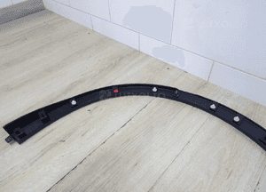 Listwa błotnika prawy tył porsche cayenne ii 7P5853828D 9