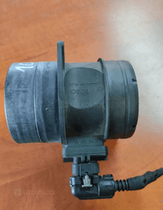 Przepływomierz powietrza vw seat skoda audi 2.0 tdi 03L906461A 2