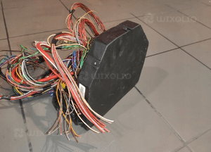 MERCEDES C-KLASA W204 LIFT W212 SKRZYNKA BEZPIECZNIKÓW SAM A2129008007 3