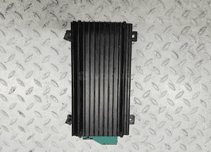 WZMACNIACZ BOSE 2088200989 MERCEDES CLK W208 4