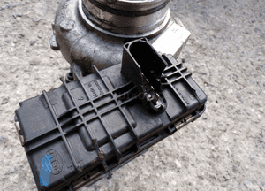 Turbosprężarka bmw F10 F30 F31 F11 2.0 d 8570082 3