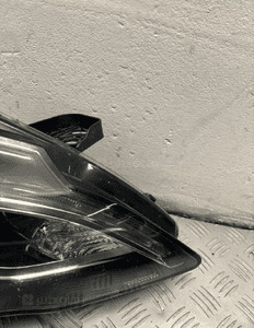 Lampa prawy przod peugeot 308 ii T9 lift org fv 6