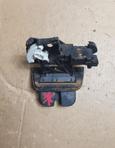 Zamek klapy tył audi A3 8P A4 B7 A6 C6 kombi nr 8P4827505C 5