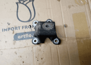 Łapa mocowanie wspornik silnika Audi A6 C6 2.7 TDI 4F0199307AA 2