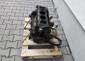 Silnik dół silnika wał korbowy tłoki renault trafic ii vivaro a 1.9 dci F9K 7