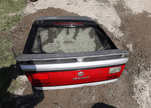 Mazda 323f BA 94-98 Klapa tylna tył 3L z szyba lotka spojler 1