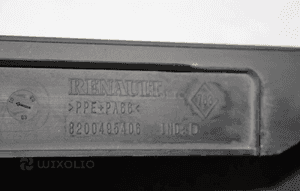 Błotnik prawy przedni RENAULT MEGANE II '02-09 3