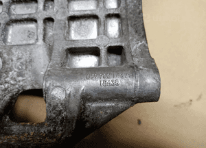 Podstawa łapa alternatora Audi Q5 3.0 TDI CTB 059903143AJ 4