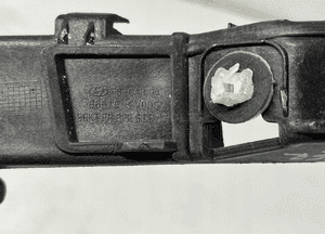 Ślizg zderzaka lewy tył hyundai veloster 86615-2V000 3