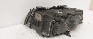 .  PRZOD PRZEDNIA LAMPA PRAWA AUDI A4 B6 4
